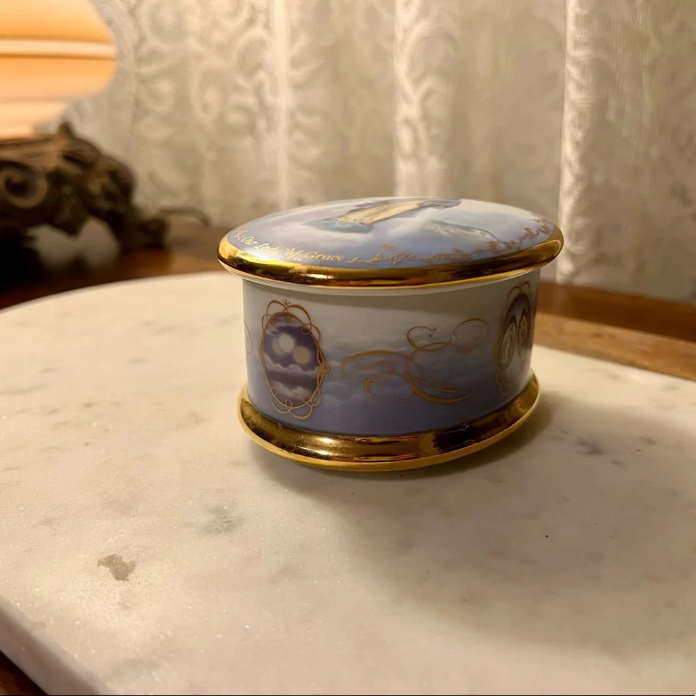 Music Box - Picture 2 of 5